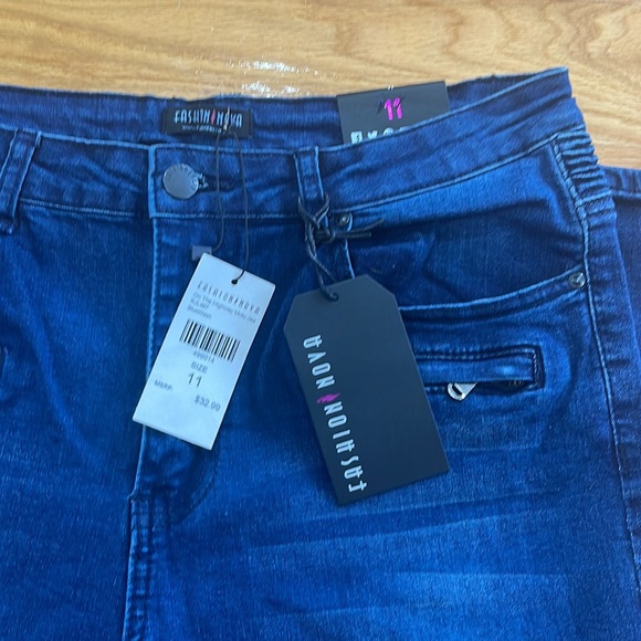 Fashion Nova Jeans - Picture 2 of 8